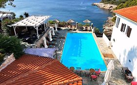 Yalis Hotel